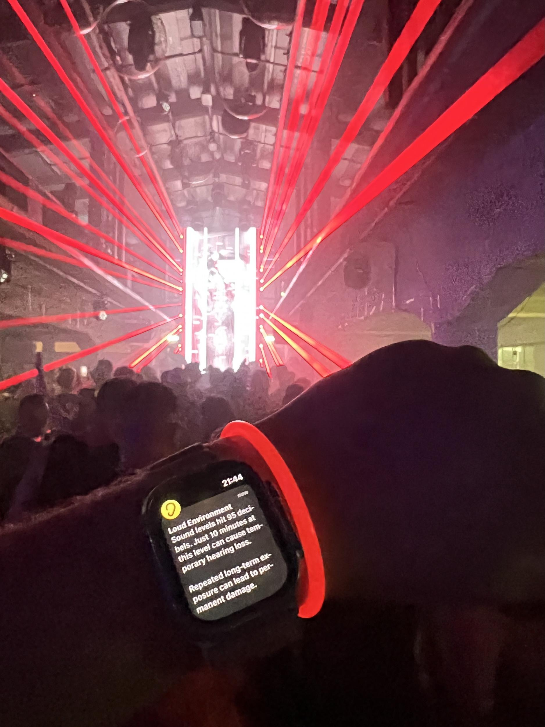 Но фитнес-браслет говорит, что пора завязывать