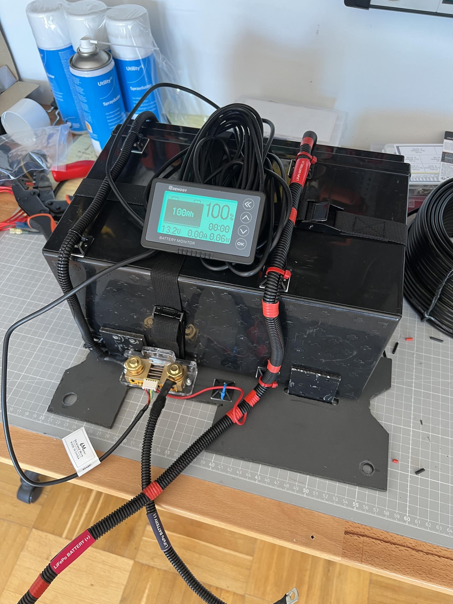 Обновление обвеса батареи. Теперь с экранчиком!